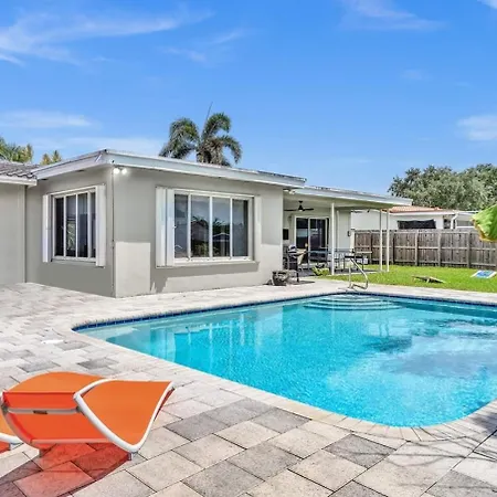 Heated Pool House Near Hollywood Beach & Casino